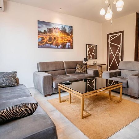Magico Rooms & Apartments Nis Luaran gambar